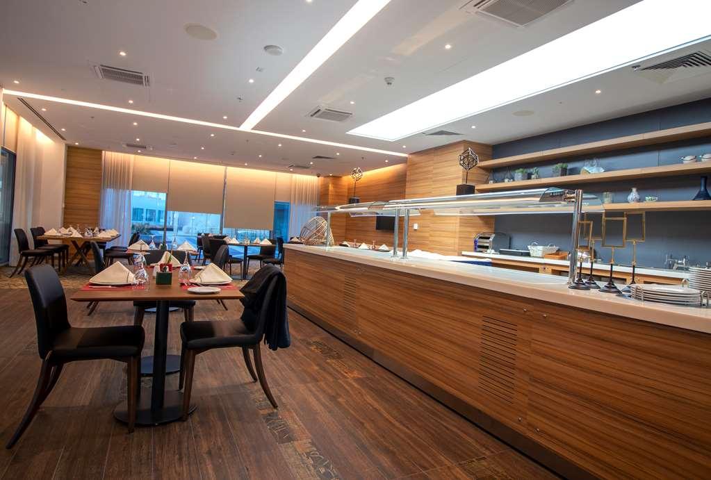 Hotel Doubletree By Hilton Ankara Incek Ristorante foto