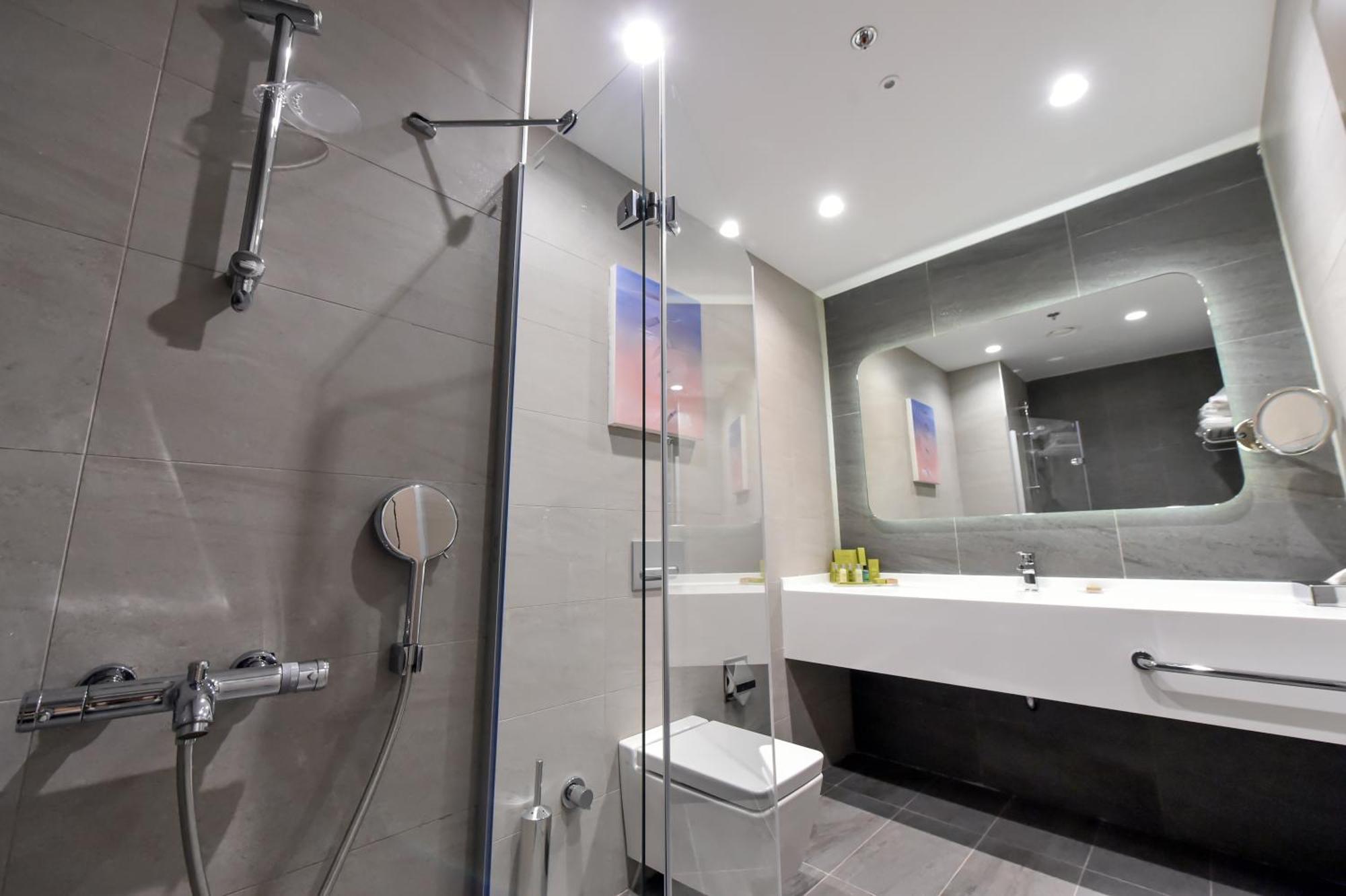 Hotel Doubletree By Hilton Ankara Incek Esterno foto