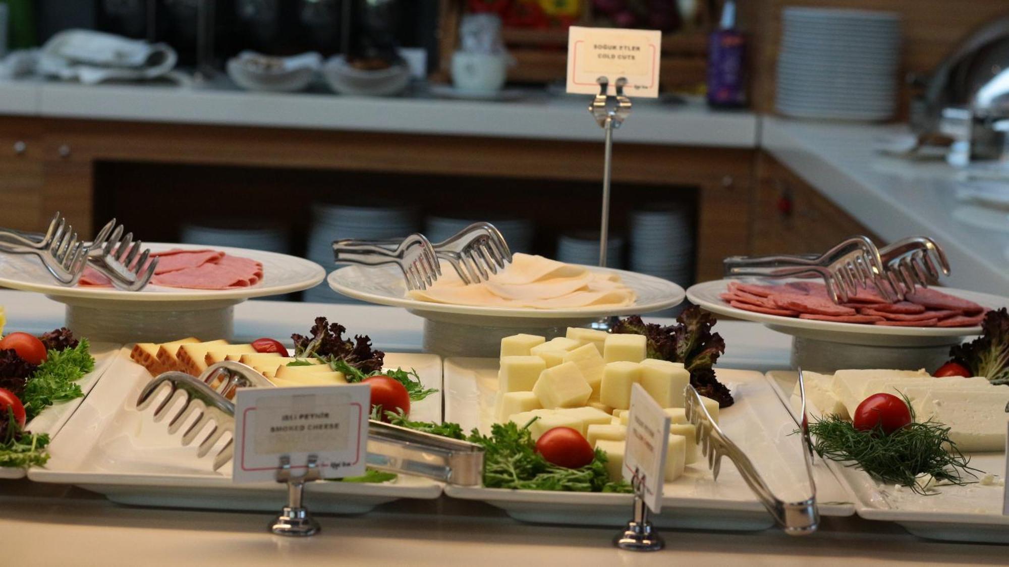 Hotel Doubletree By Hilton Ankara Incek Esterno foto